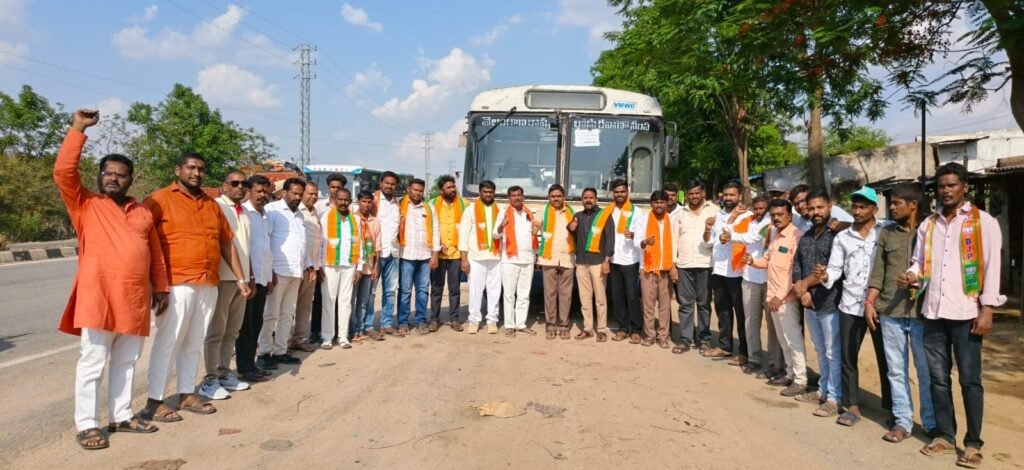 మోడీ సభకు పోటెత్తిన వేములవాడ బీజేపీ శ్రేణులు